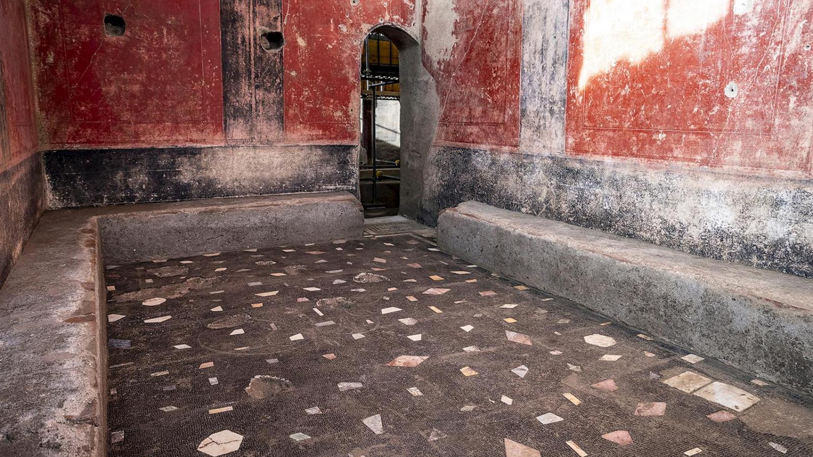 Unearthing Pompeii's Hidden Gem: A Lavish Private Spa!